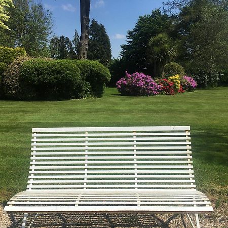 Stay On The Grounds Of This Beautiful Manor House Wimborne Minster Exterior photo